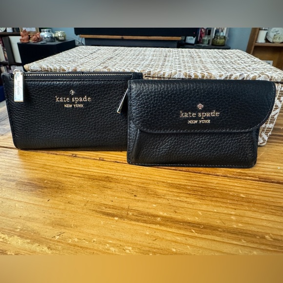 (2) Kate Spade Wallets - Picture 1 of 7